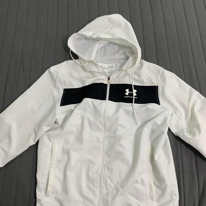 [M] 언더아머 바람막이