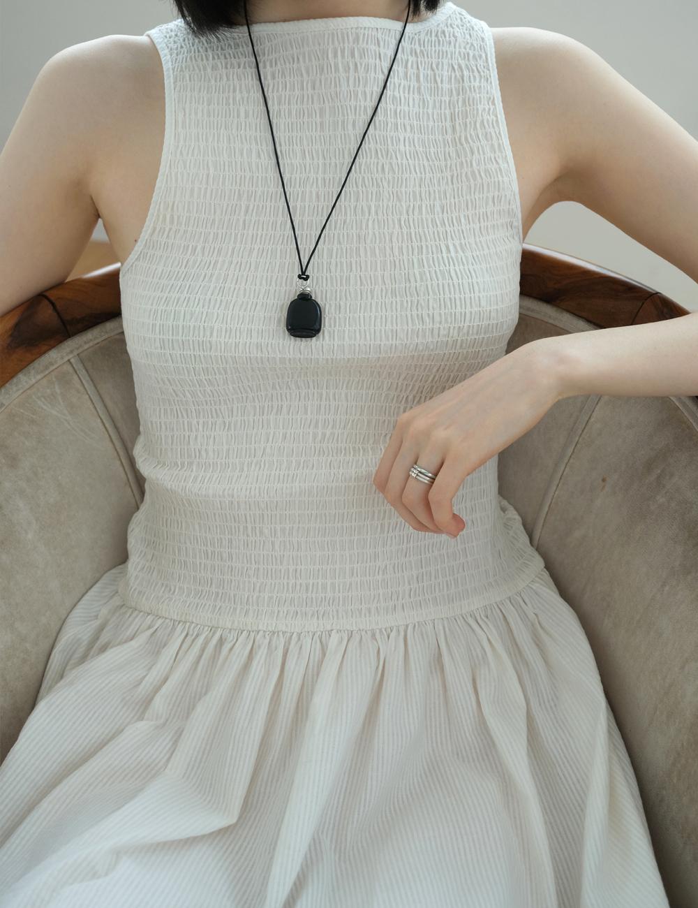 [Exclusive] Vessel Necklace – Onyx (Waxed cord)