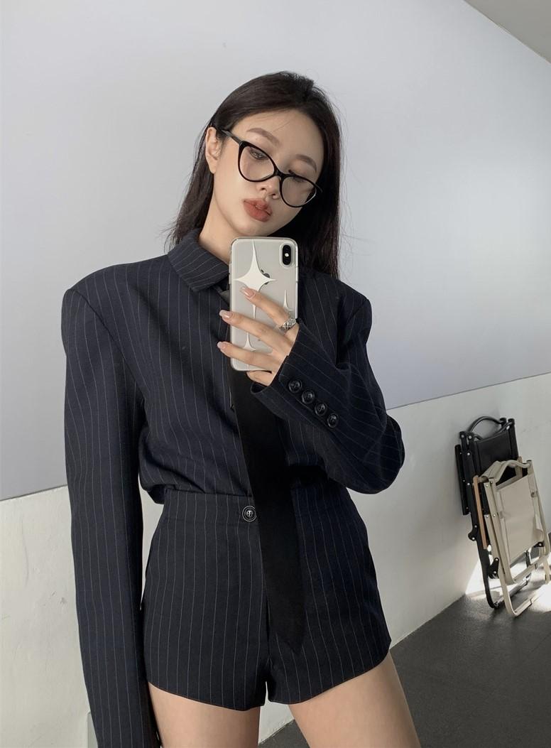 [세트구성] 포므 스트라이프 정장 수트 카라 긴팔 셔츠 하이웨스트 반바지 쇼트 팬츠 슬랙스 넥타이 여자정장 여자수트 봄 여름 쓰리피스 3피스