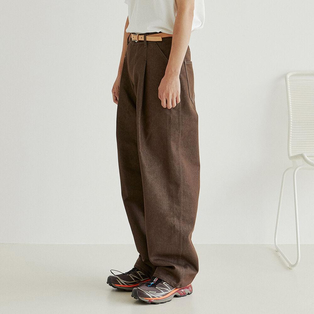 Clean Deep One Tuck Denim Pants [Brown]