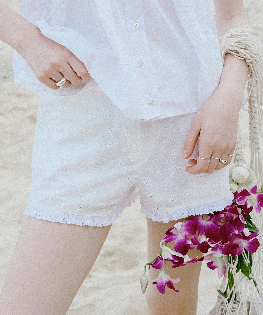 [ Free Refund ] Salt Lace Punching Shorts ( White )