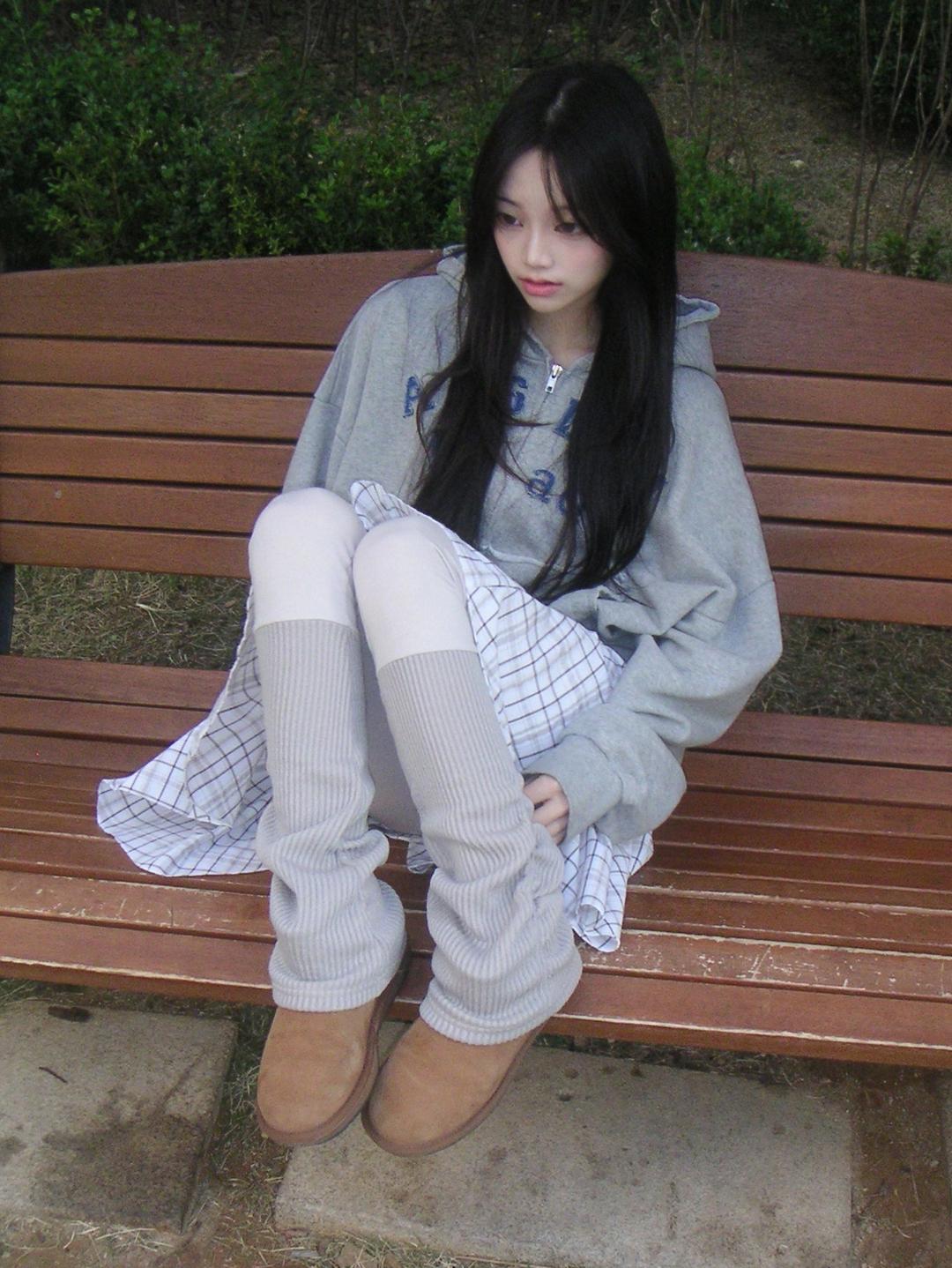 loose socks leggings