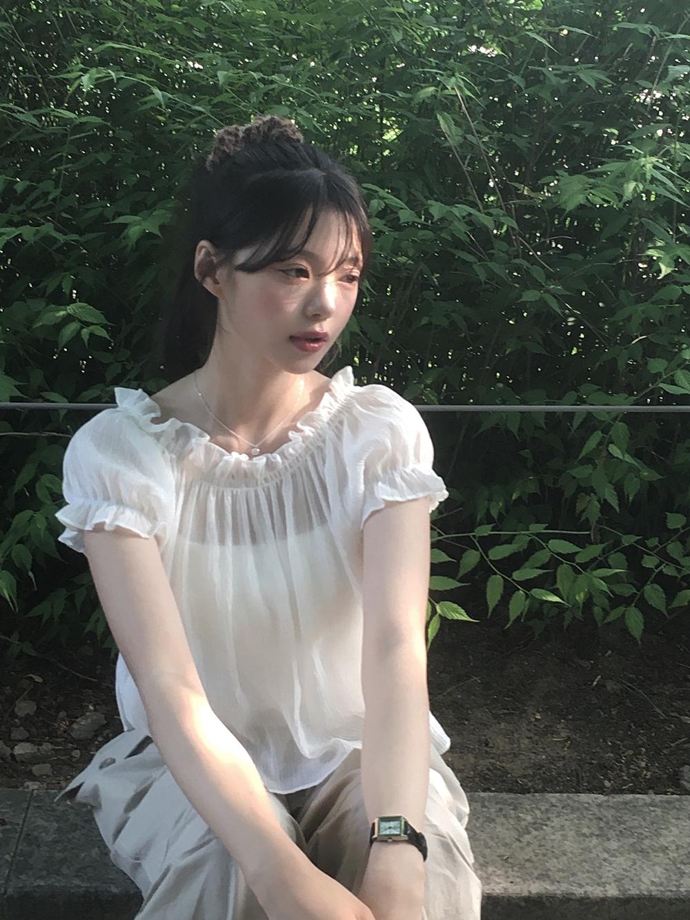 뮤트크레메 [썸머블라우스] 얼그레이 스모크 blouse / 요루 원단 오프숄더 여름 반팔 블라우스