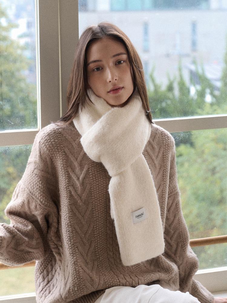 Cash pom muffler (ivory)