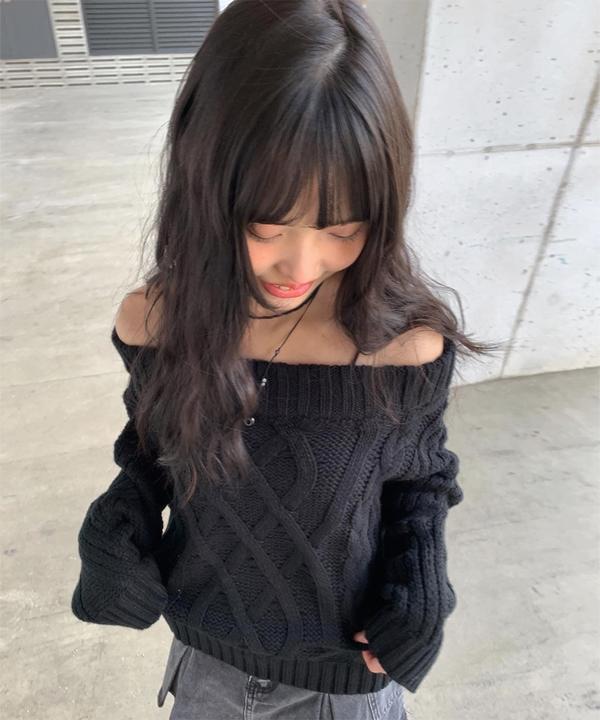 솔지 오프숄더 니트