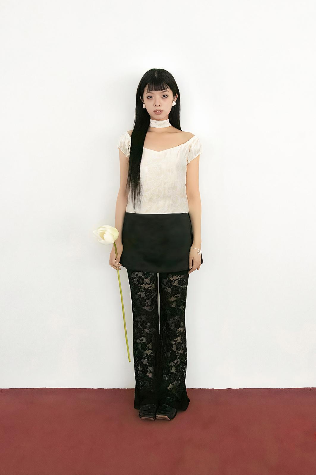 紅煙 Flower lace bootscut pants