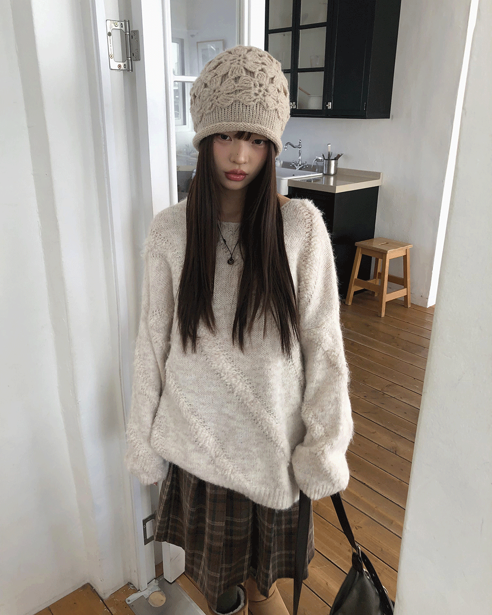 원더원더 [MDPick💕] 나히 부클 루즈 라운드넥 니트