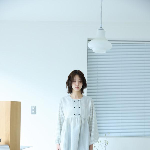 Stripe shirring blouse / White