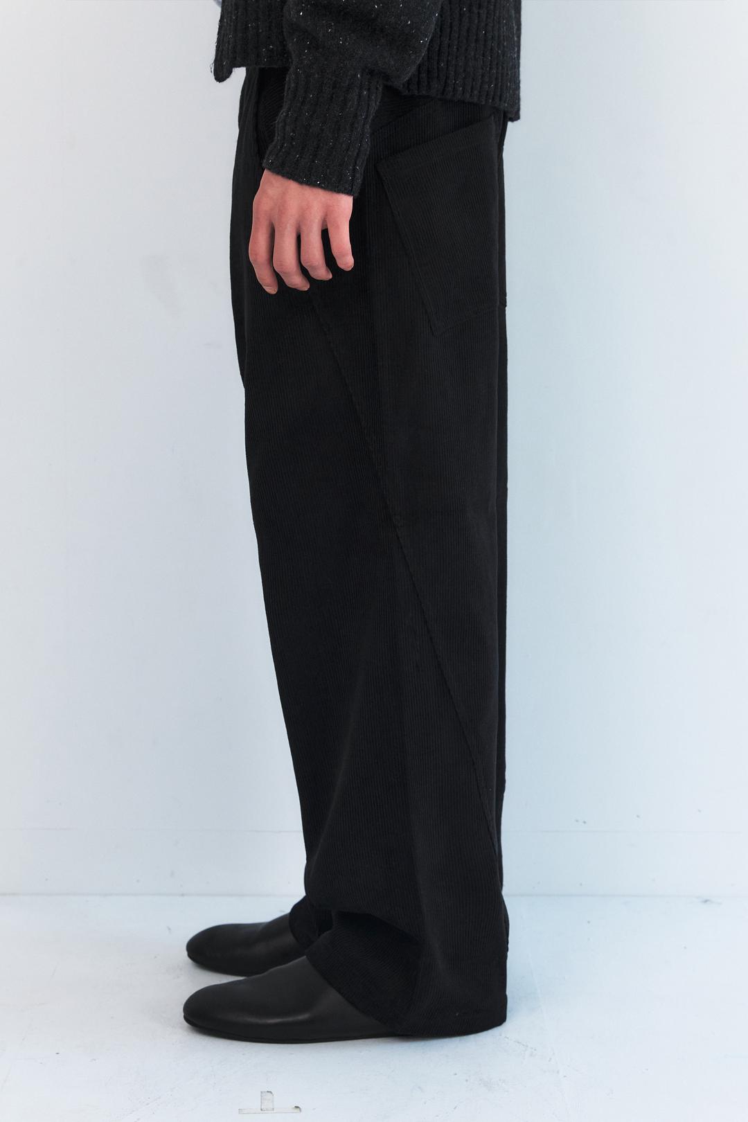 SLANT CODUROY PANTS - BLACK