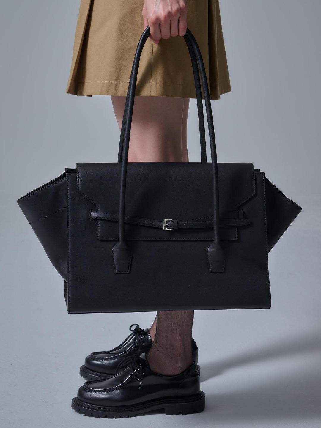 클래식 레더 숄더백 - 블랙