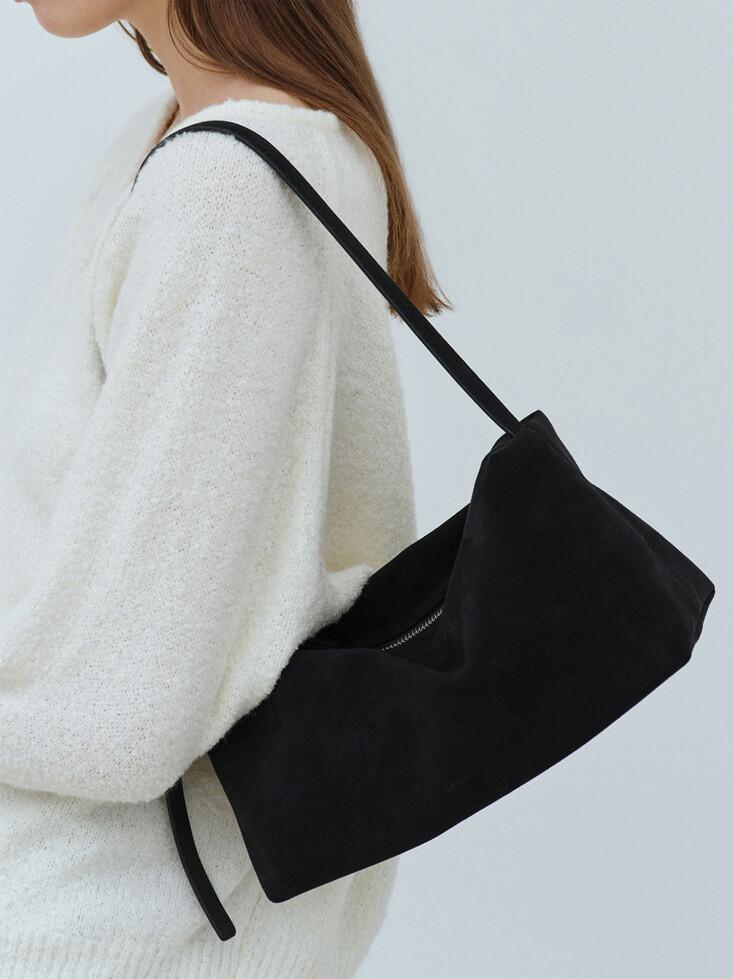 미누 스웨이드 숄더백 Minu Suede Shoulder Bag_Black