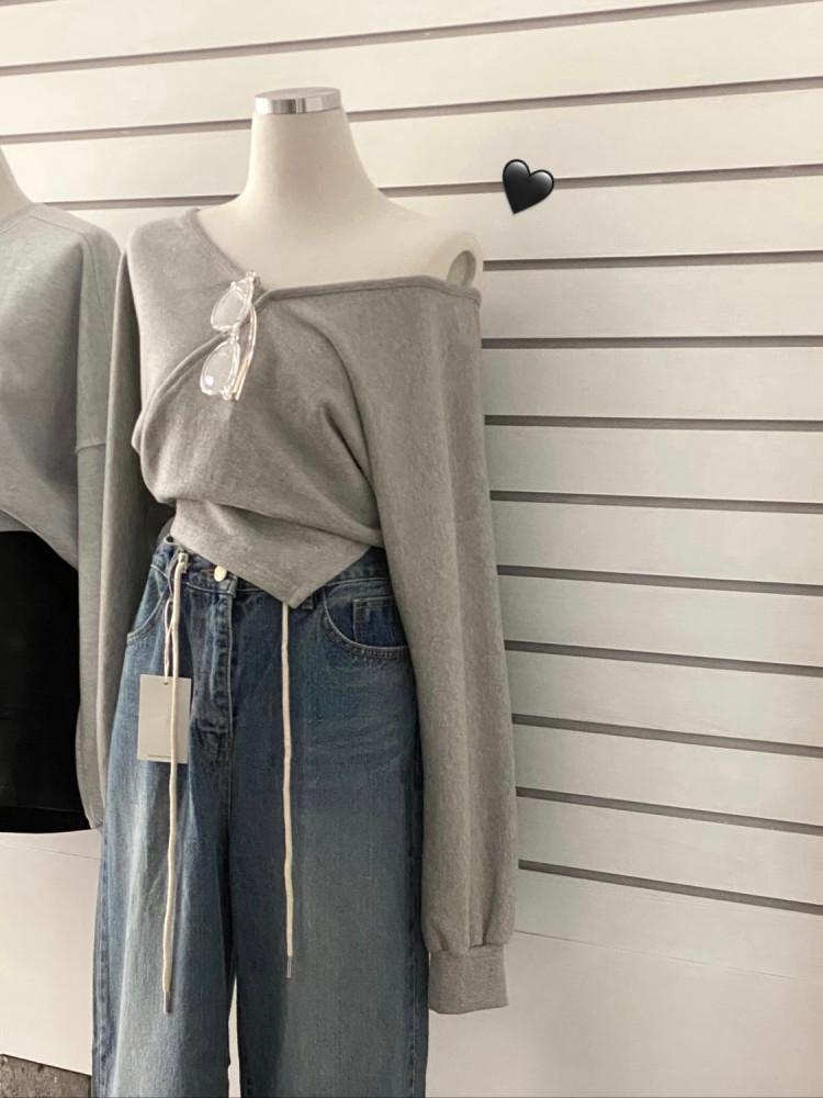 투웨이 브이 언발 맨투맨