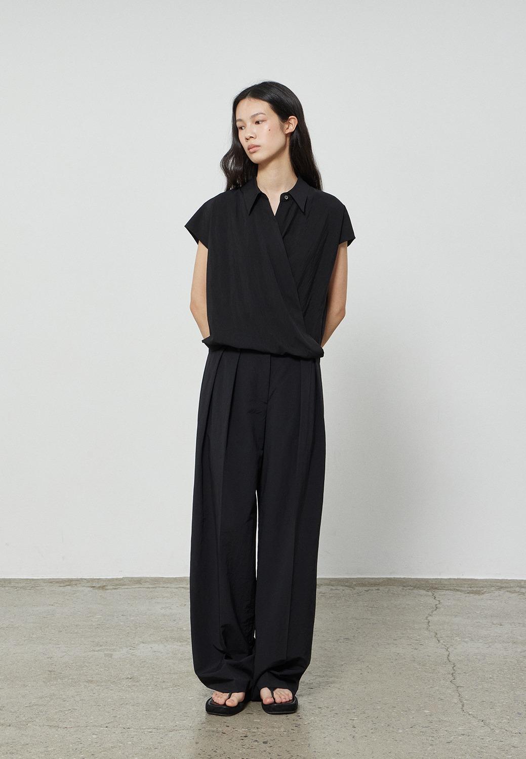 BELTED WIDE FIT TWO TUCK SLACKS - BLACK