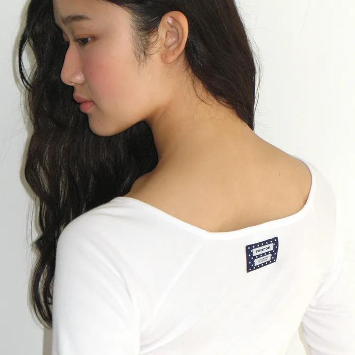 MINI POCKET V NECK T SHIRT WHITE