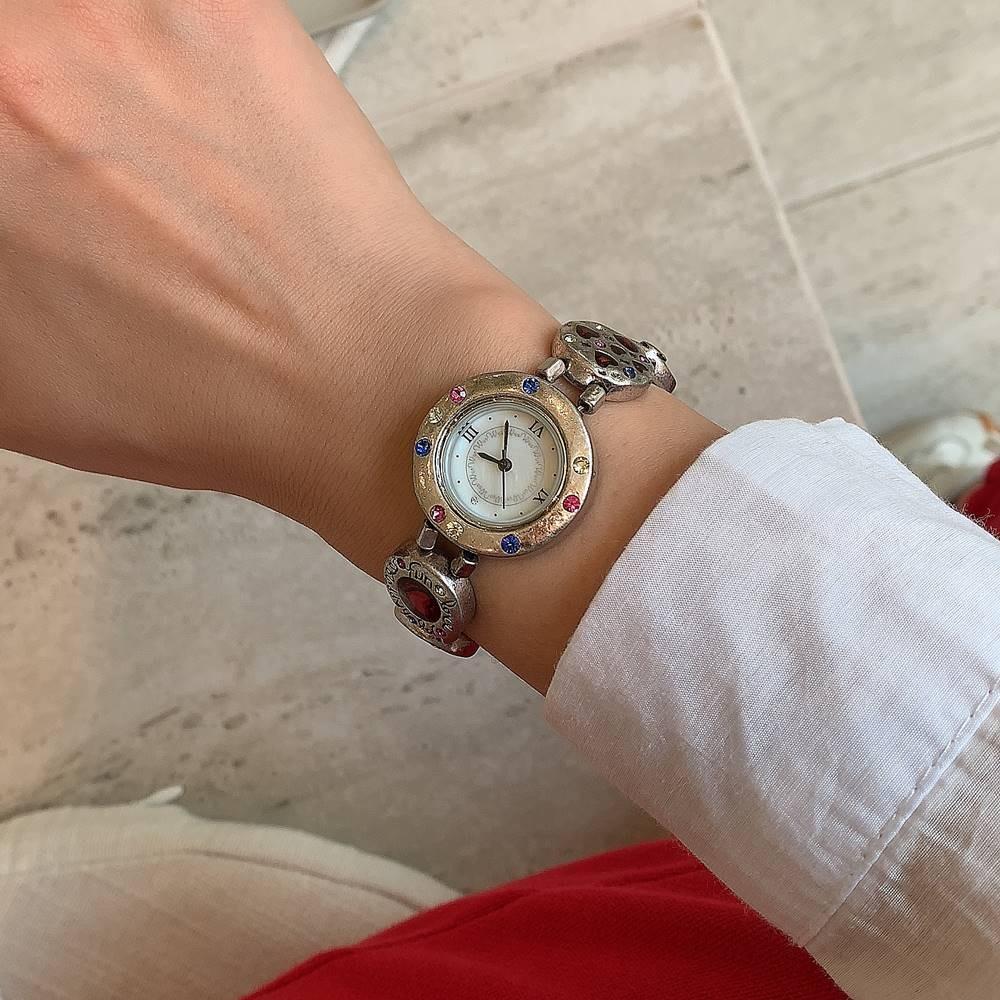 빈티지 엔틱 특이한 화려한 큐빅 볼드 메탈 여성 손목시계 팔찌