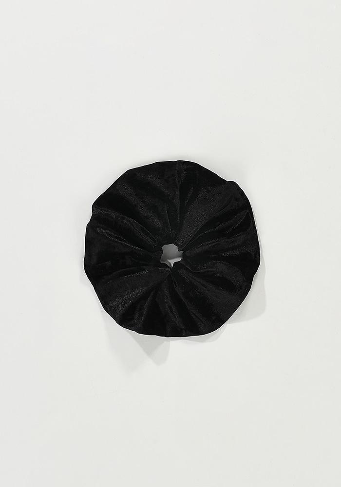 [2차 리오더] Velvet label scrunch (Black)