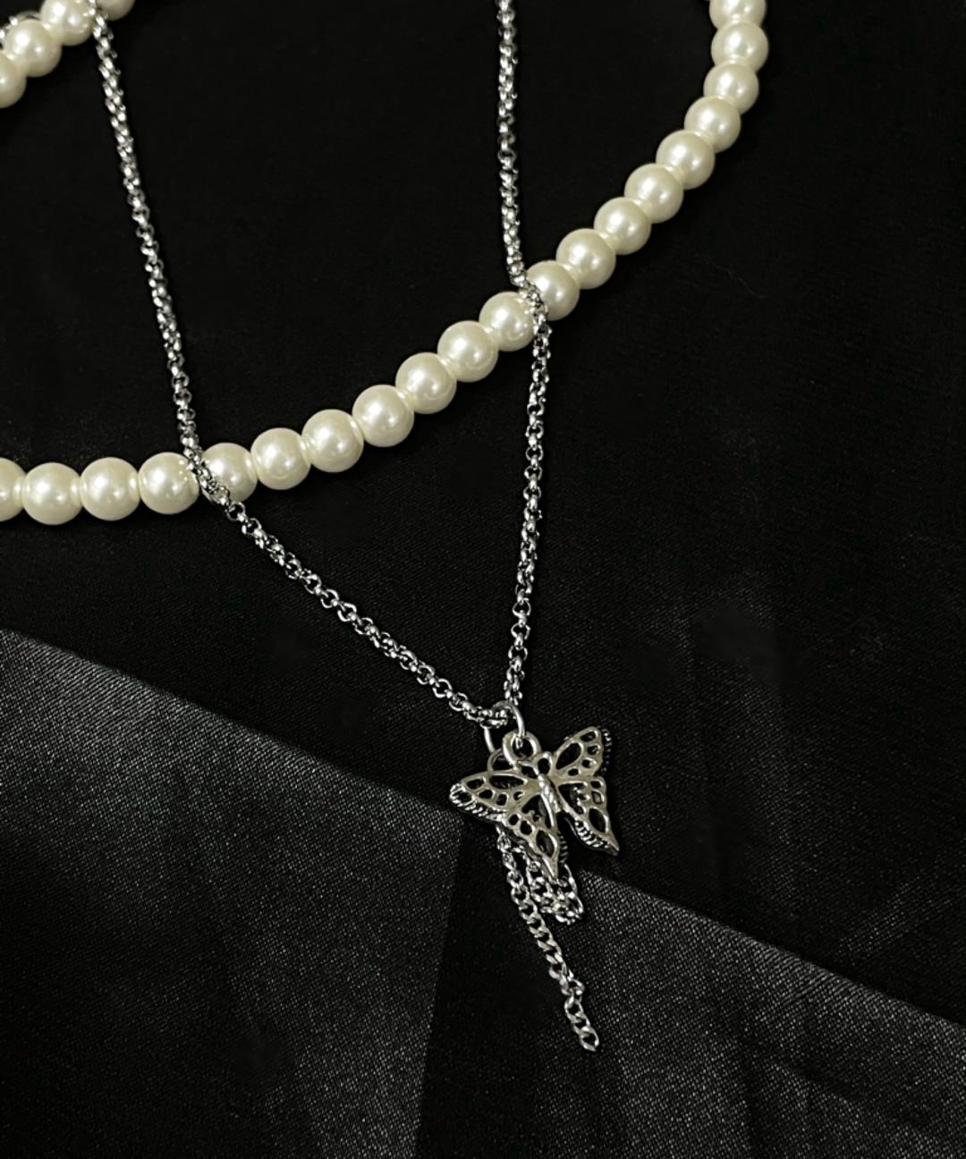 *drop chain butterfly necklace*