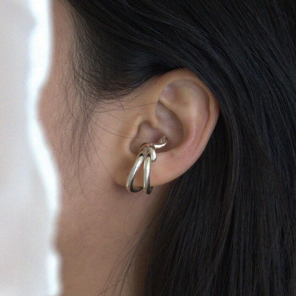 Knot earcuff