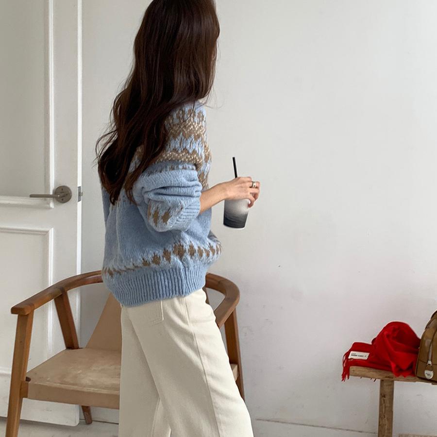 원로그 토우 자가드 니트