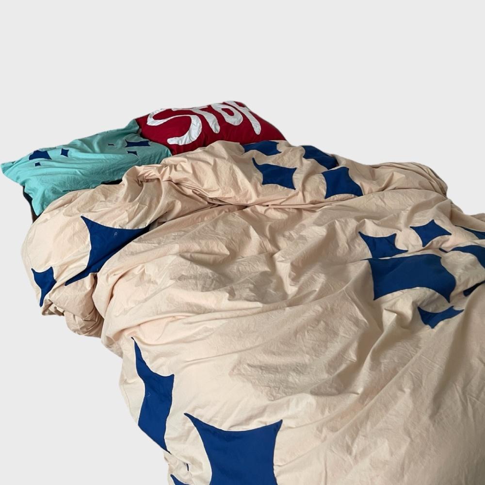 Star topping on peanut jam Duvet cover