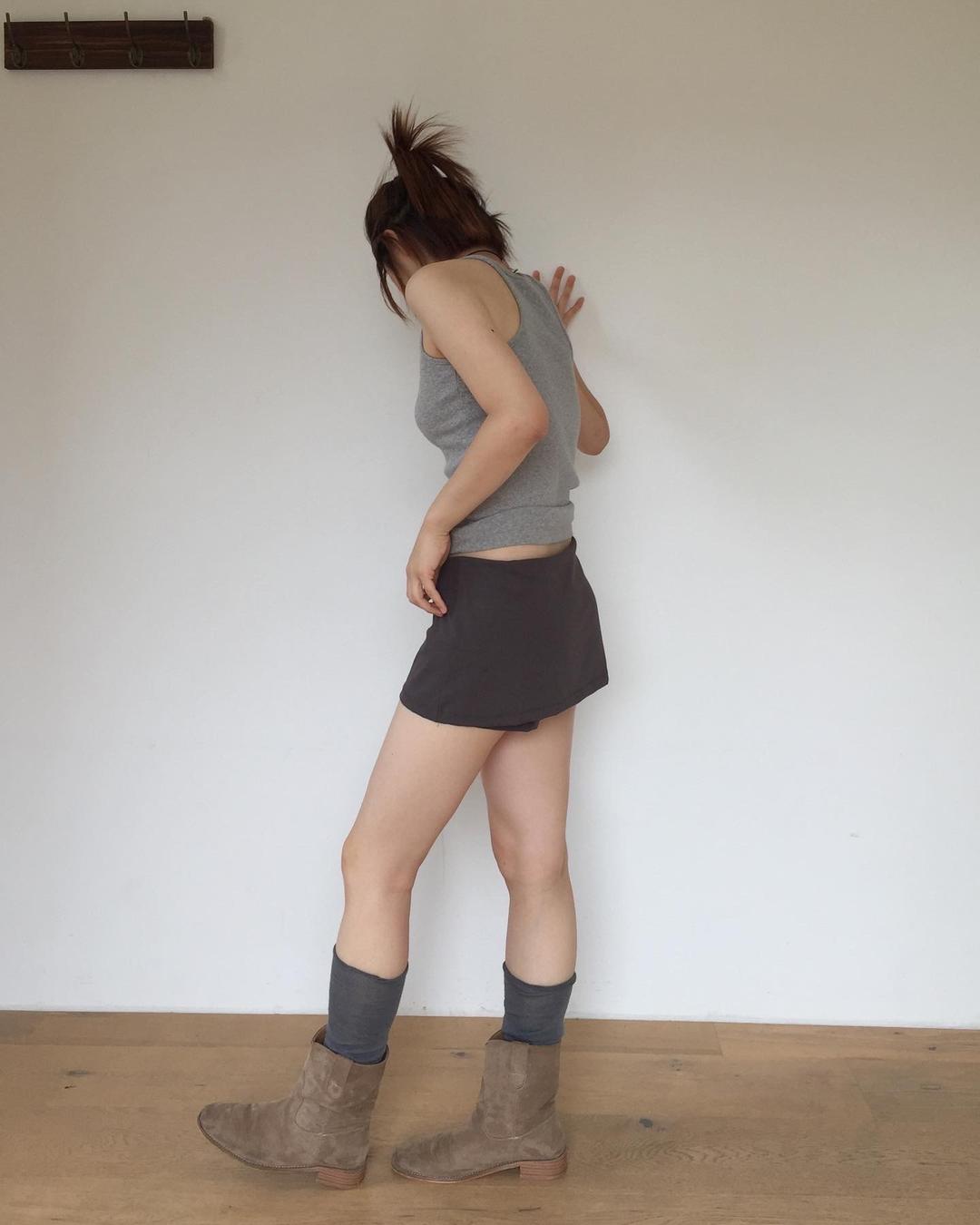 시시포 low mini skirt (charcoal/black)