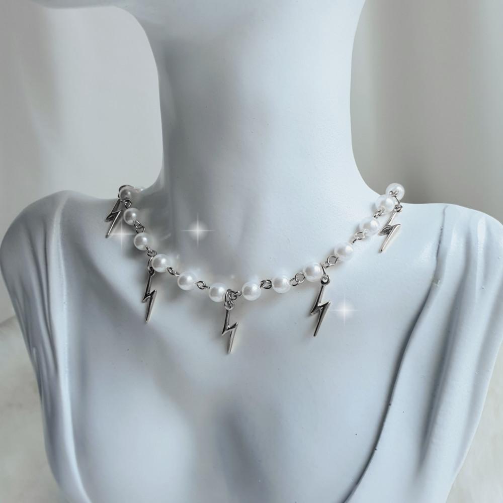Thunder Rhapsody 번개 진주 초커 목걸이 - 실버 컬러 (BJ 랄랄 착용)