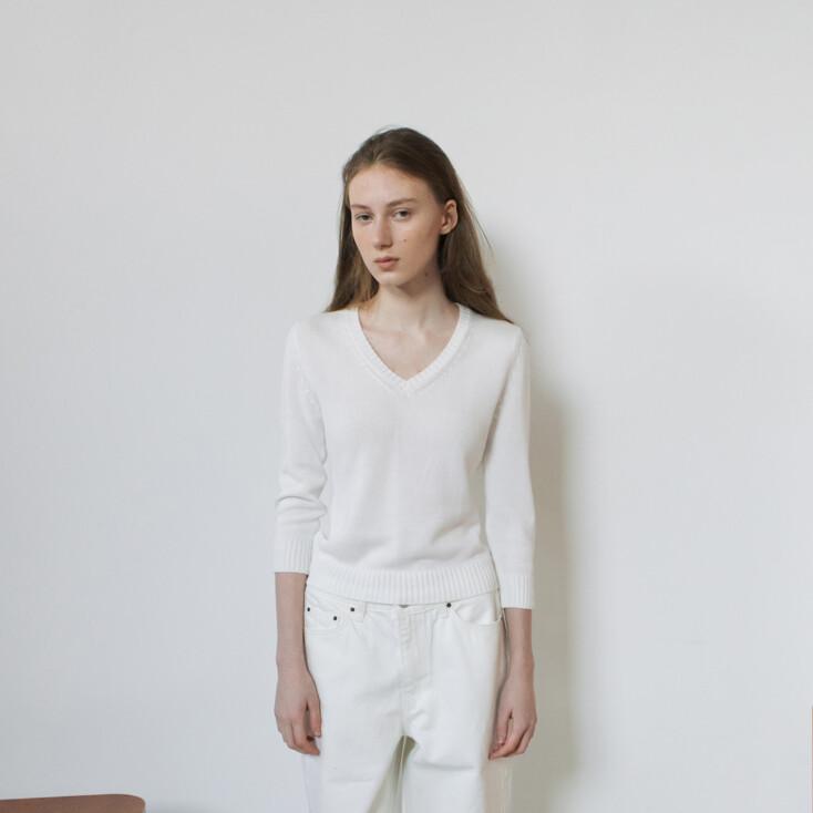 Cotton V Neck Knit (White)