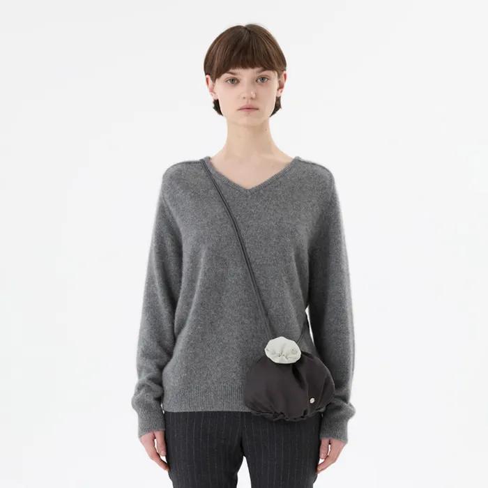 [예약주문] RACOON V-NECK KNIT (3COLORS)