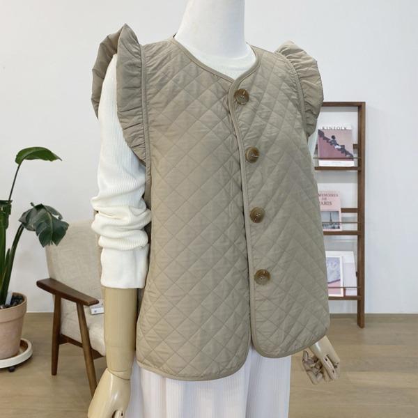날개 조끼)퀄팅조끼/베스트/조끼패딩/날개소매셔링/패딩조끼/셔링소매/프릴소매/조끼자켓/다이아패턴무늬/누빔/점퍼/단추/베이지