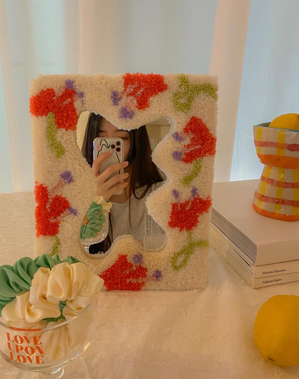 Wave Flower desk mirror 01