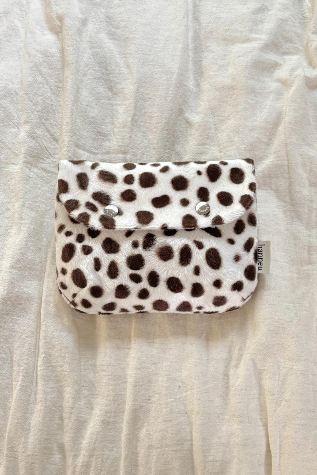 handmade curved pouch m size (velvet dalmatian brown)