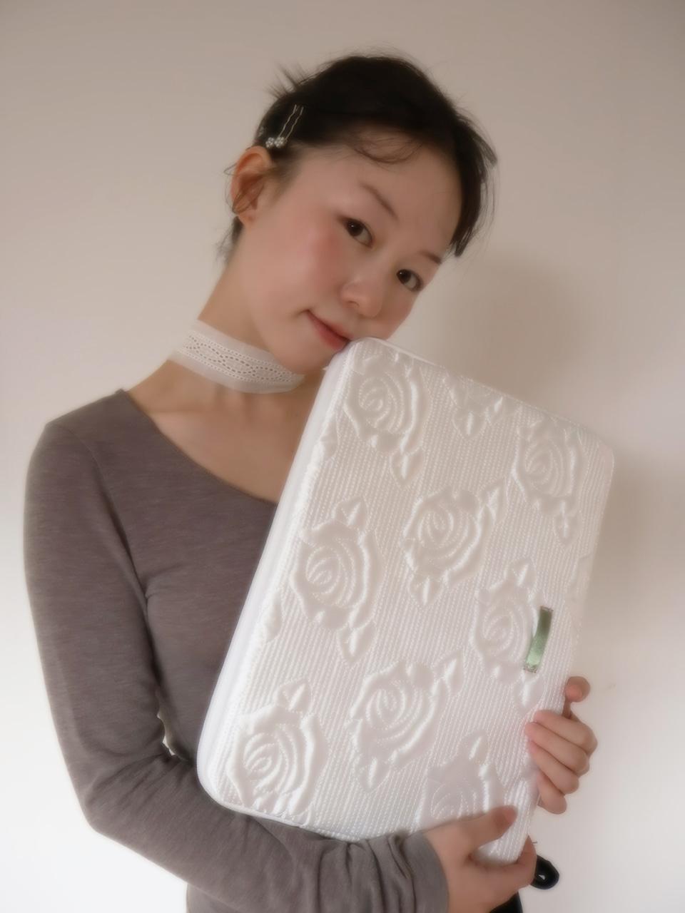 POOH NOTEBOOK POUCH GLOSSY WHITE ROSE