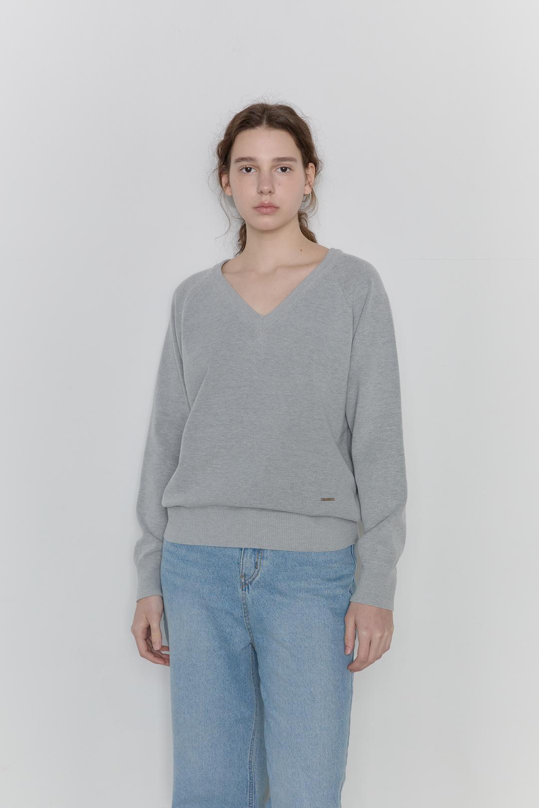 Classic Soft V-Neck Knit - Gray