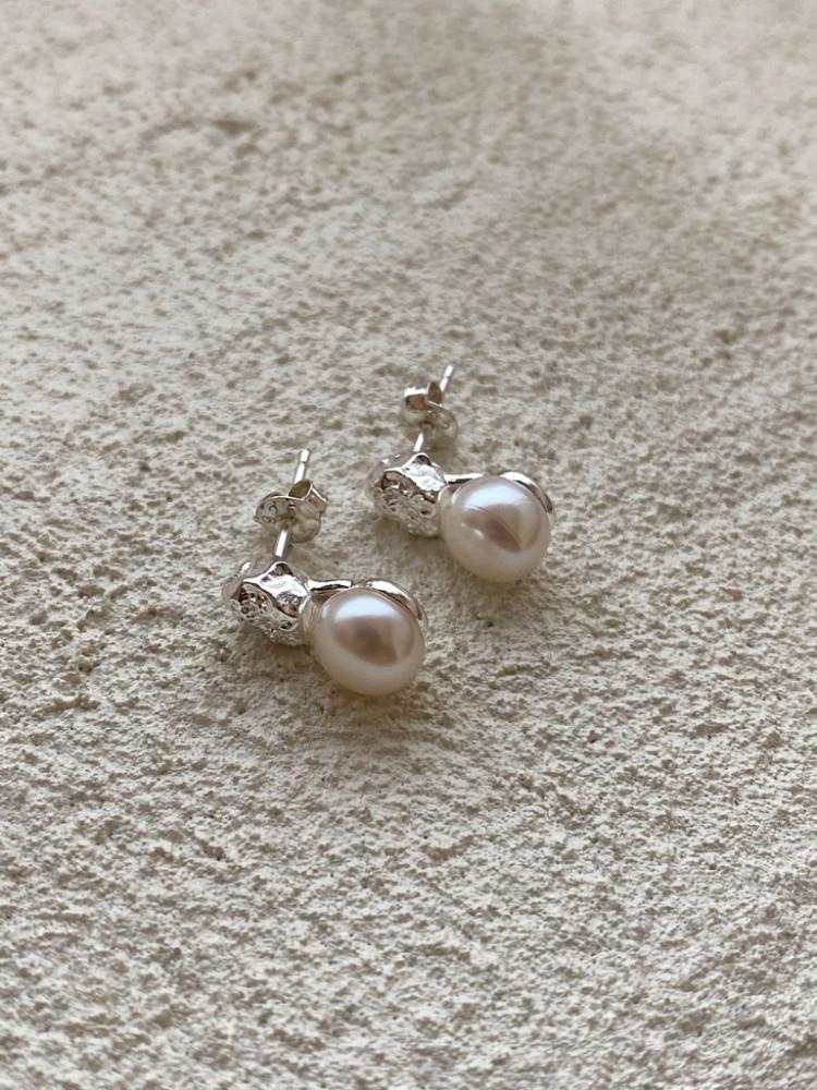 Mini coral pearl earring 미니 담수진주 귀걸이 (실버925)