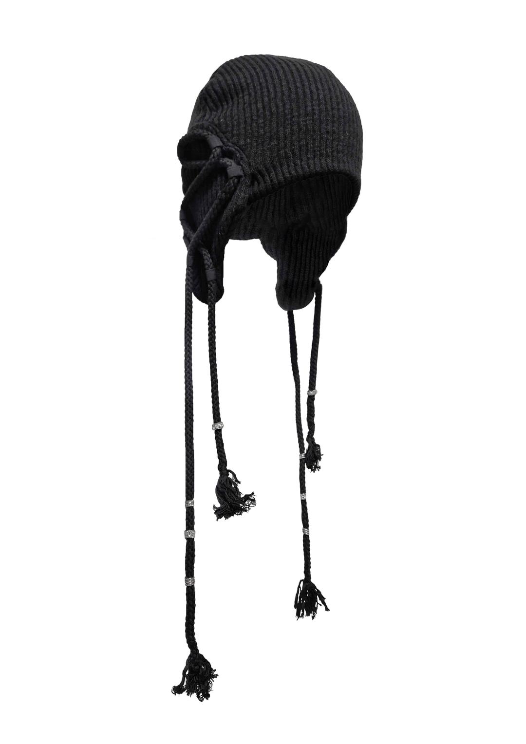 EARFLAP DRAG BEANIE . BLACK