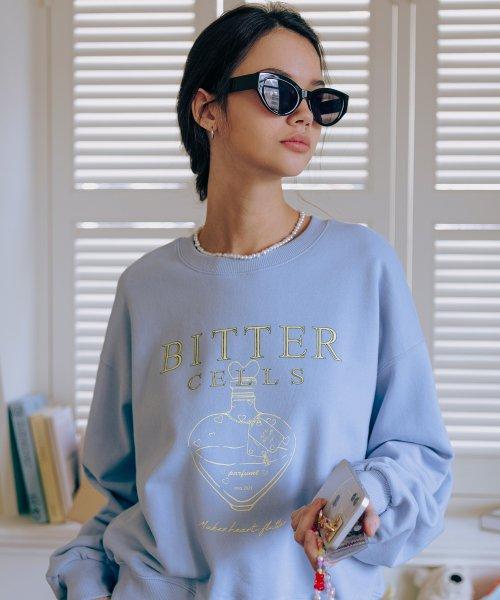 러브 퍼퓸 스웻 셔츠-블루