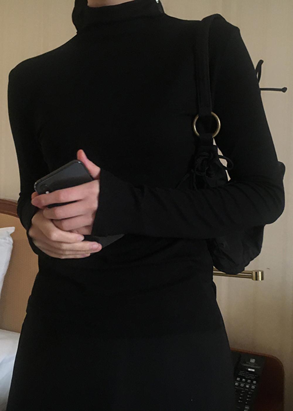 [11/21 배송예정] half turtleneck top / black