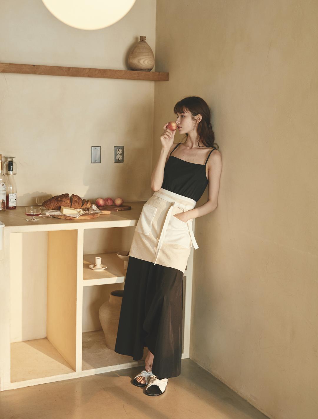 Patch Pocket Half Apron (Ivory)