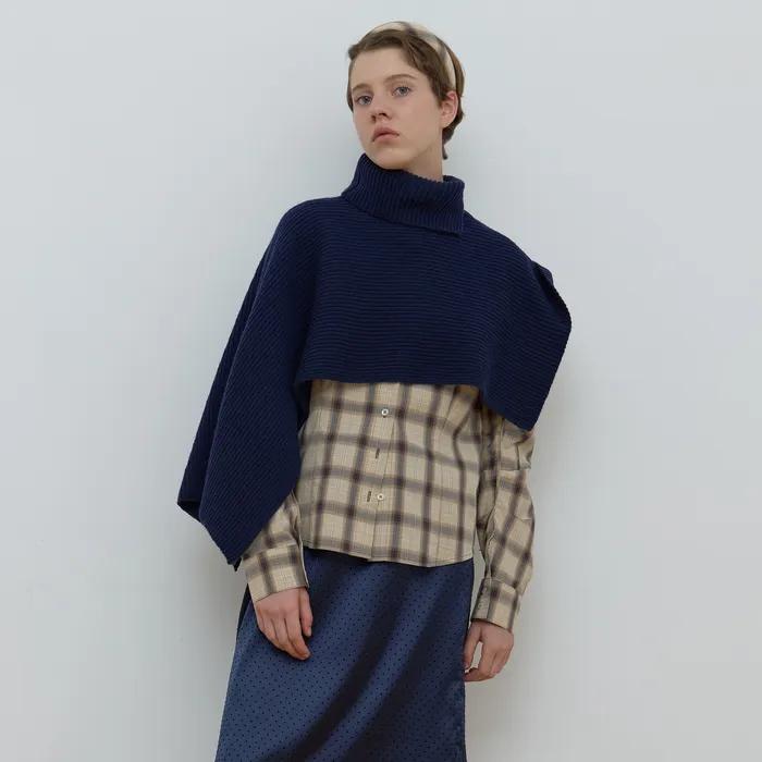 SLIT WOOL KNIT CAPE_NAVY