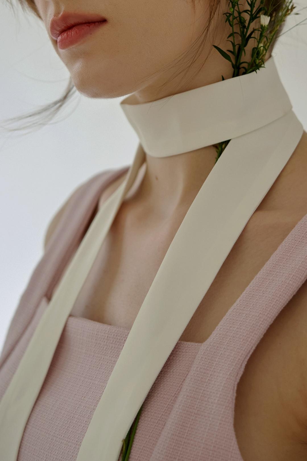 Swan Silky Tie-scarf (White)