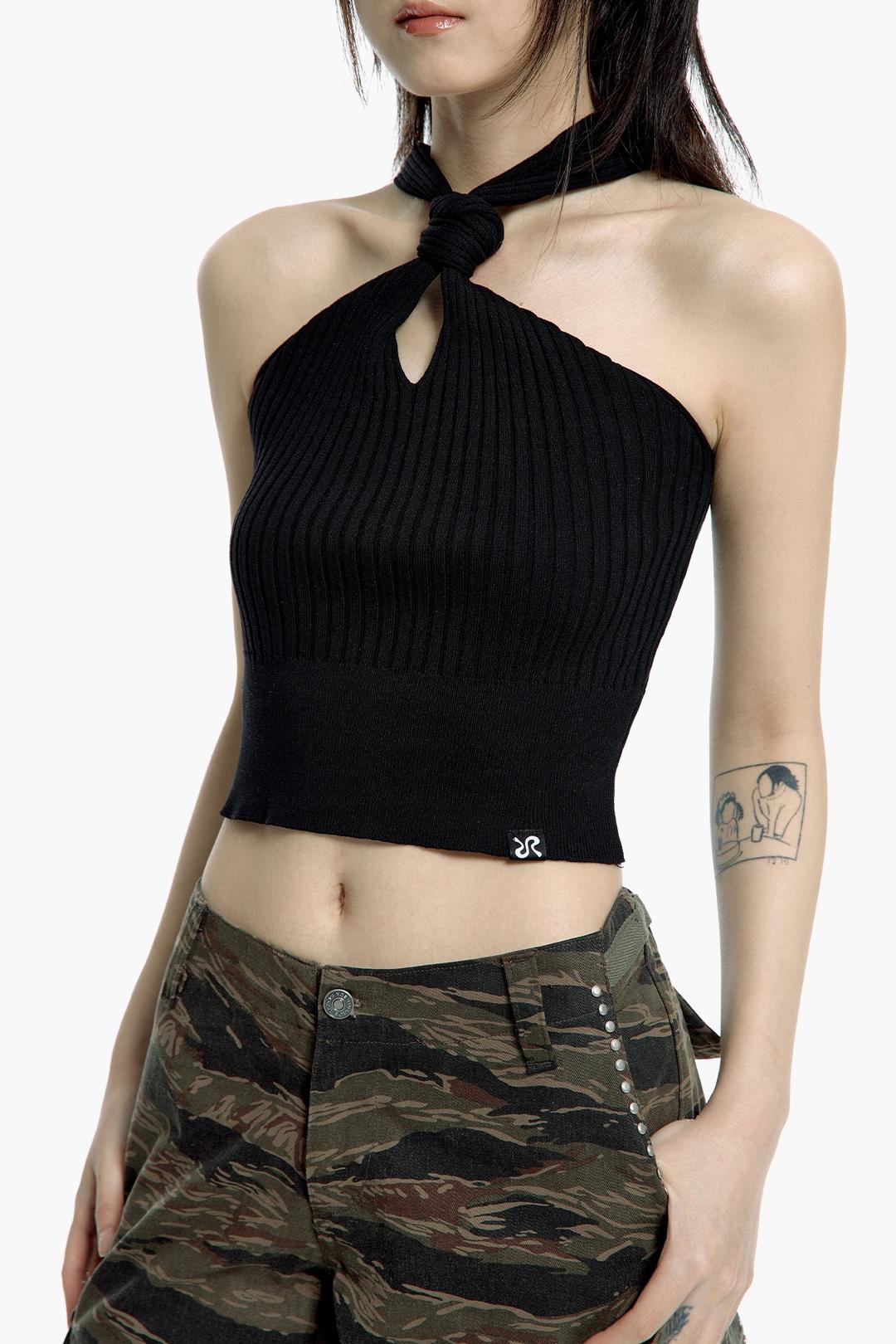KNIT HALTER NECK TOP BLACK [05.29 OPEN]