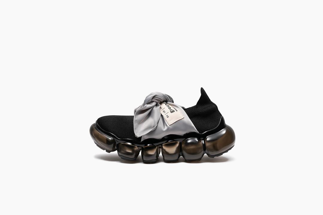 JEWELRY HANKIE PUMPS