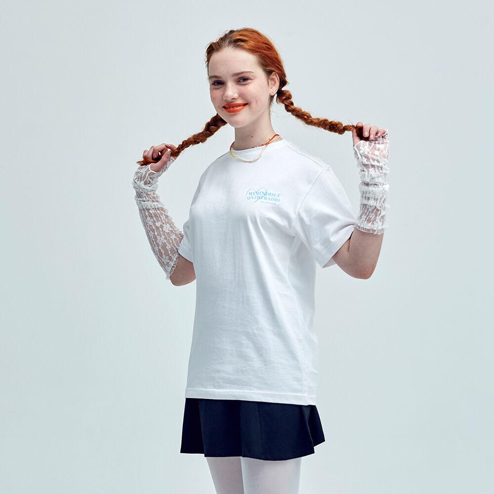 heart radio half T (white)