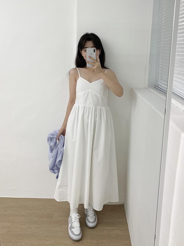 스모크 플레어 뷔스티에 원피스 뒷밴딩 ( 화이트, 블랙 )