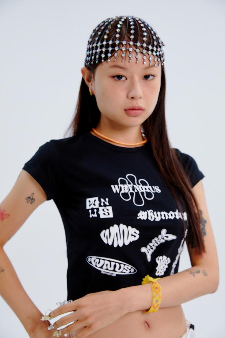 wnus stickers tee - black