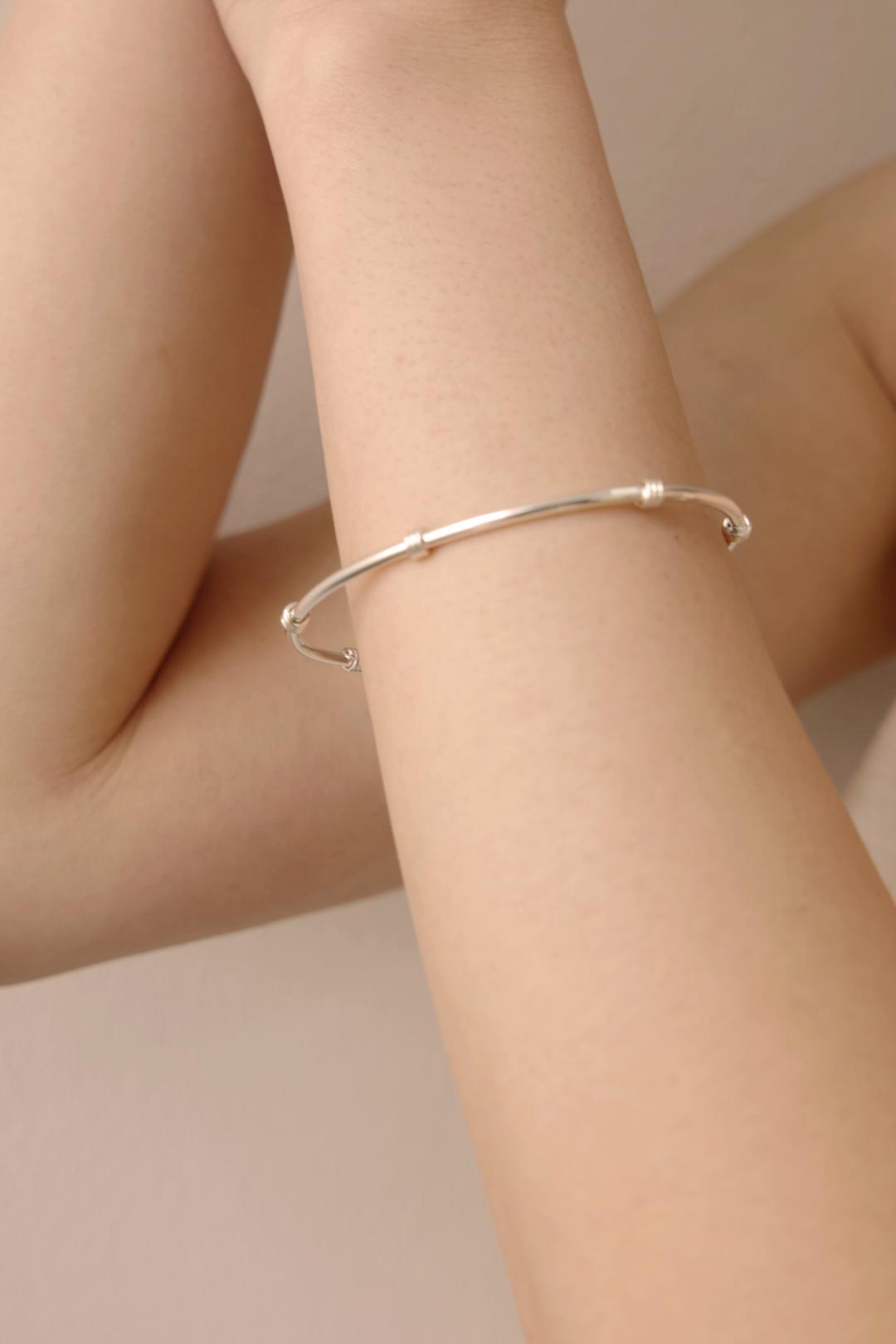 로스도스 [Los.] 실버뱅글 은팔찌 KNOT BANGLE