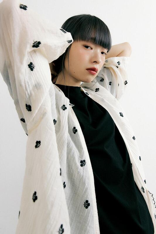 M57 플라워 레이스 로브