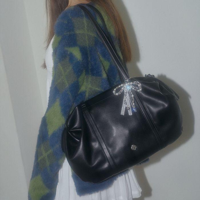 [2차 리오더] Aurora Shirring Leather Duffle Bag 오로라 셔링 레더 더플백_Deep Black