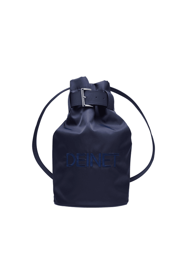 DEINET LOGO BUCKET BAG IN NAVY
