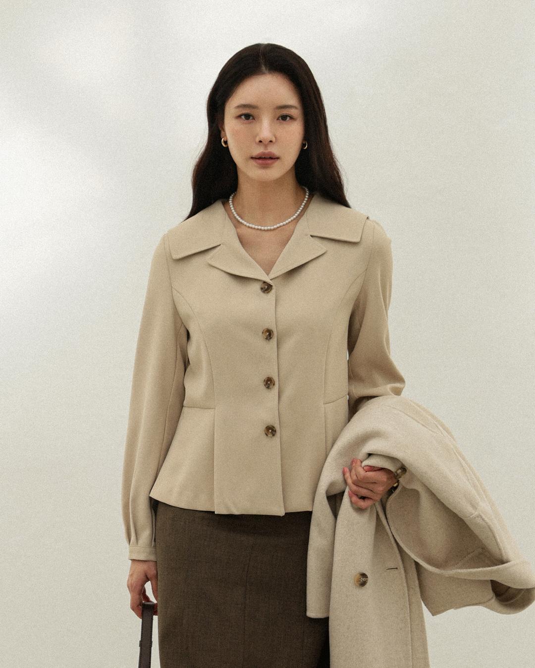 세일러 핀턱 라인 블라우스 M273